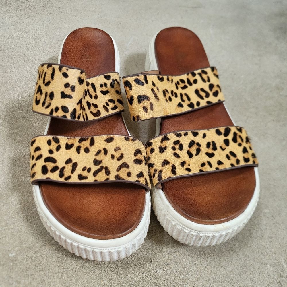 Altar'd State Leather Lana Calf Hair Cheetah Print Platform Sandals Size 6.5